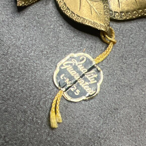 Art Deco Brass Fur Clips: Little Nemo Leaf Design, 1920s-30s - Picture 4 of 13